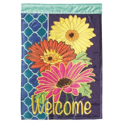 Welcome Gerber Daisies Garden Flag with double-thickness design, intricate applique stitching, and durable nylon construction for floral outdoor décor.